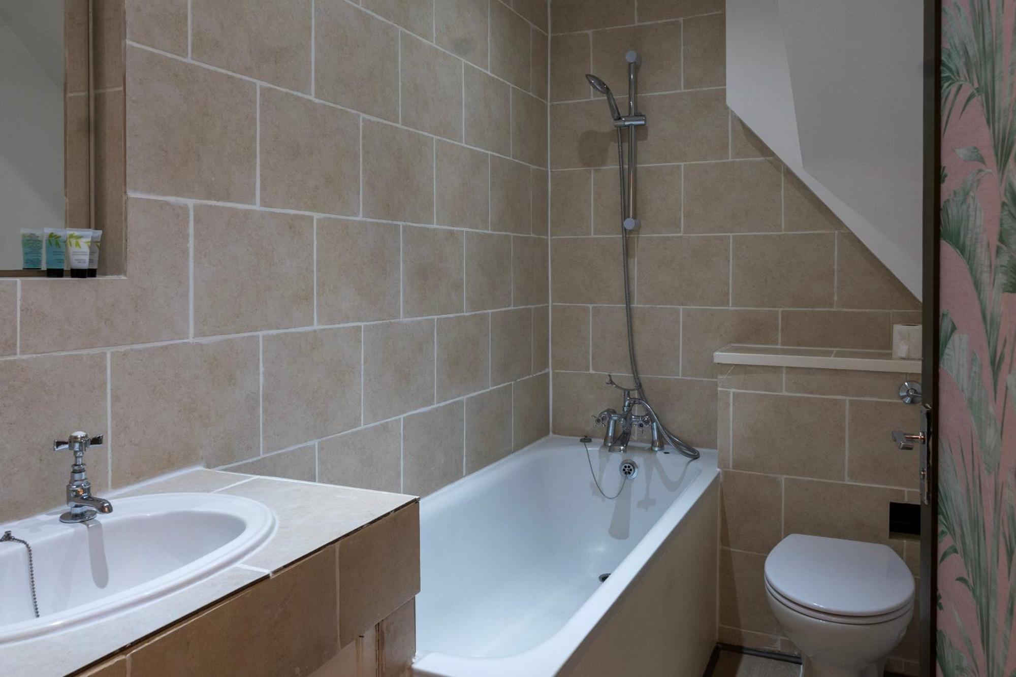 5C- Stylish Urban Retreat - Spacious 2 Bed Flat Londres Exterior foto