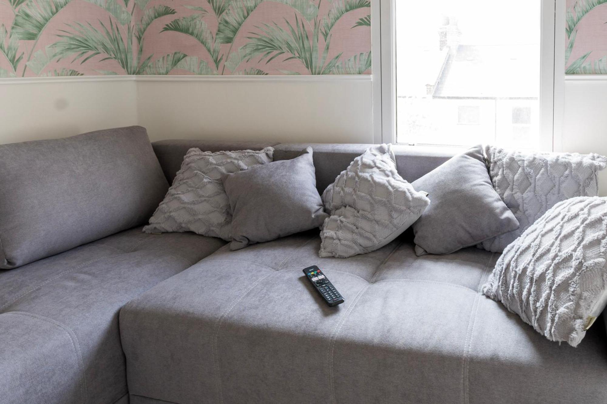 5C- Stylish Urban Retreat - Spacious 2 Bed Flat Londres Exterior foto